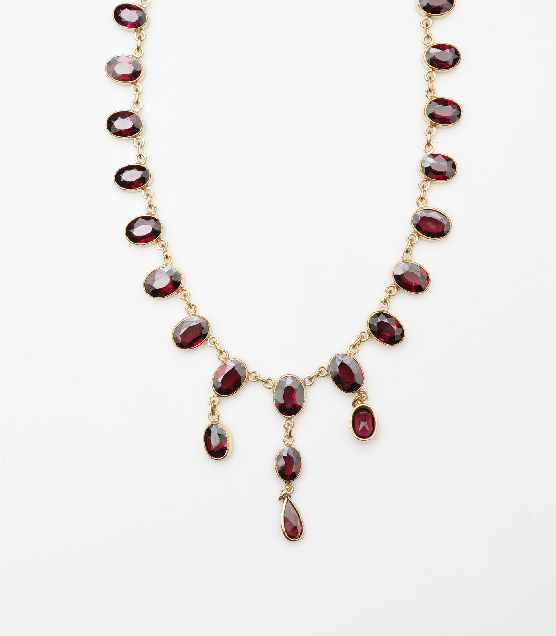 A garnet necklace